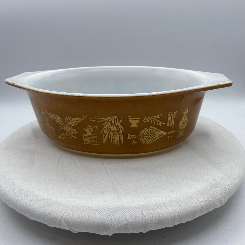Vintage Pyrex Early American 1.5 QT Oval Casserole 043 Brown Gold Milk Glass USA